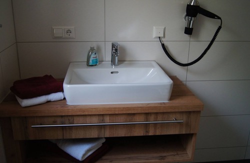 Obersulm Bed & Breakfast | Double room spring - Winzerhof am Schlierbach