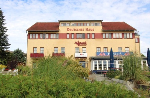 Ostseebad Wustrow Apartment | Double room with balcony and Bodden view directly at the harbor of Wustrow