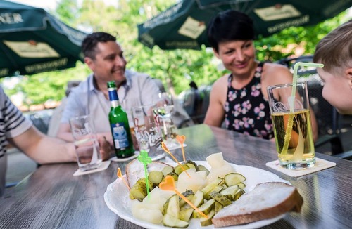 Treppendorf House | Double room, WC and shower 6 - Hotel and Restaurant Lindengarten
