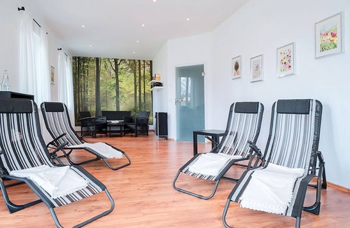 Treppendorf House | Double room, WC and shower 7 - Hotel and Restaurant Lindengarten