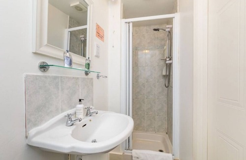 Hurstpierpoint Bed & Breakfast | Double Room with en-suite shower room in the Central Village Location of Hurstpierpoint