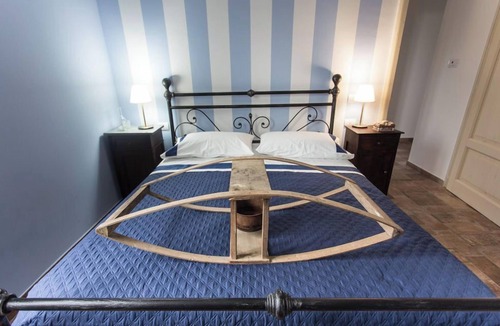 Castel del Piano Apartment | double room with additional bed