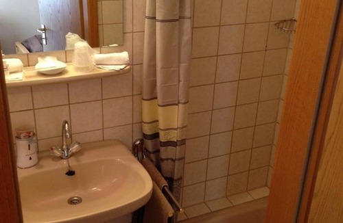 Brodenbach Cottage | Double room with balcony - Mosel-Pension Gästehaus Christiane