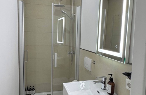 Oberbilk House | Double room with bathroom