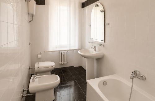 Pineta House | Double Room with Private Bathroom 6 Minutes from the Sea
