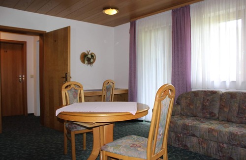 Weissenstein Apartment | Double room with shower and WC