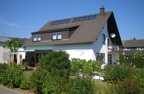 Trittenheim Bed & Breakfast | Double room with shower and toilet - Ferienweingut Monzel