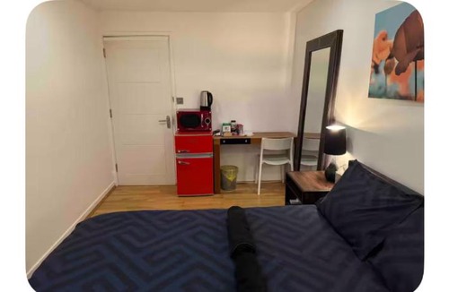 Hampstead House | Double room with shared bathroom