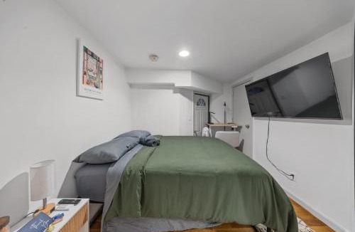 Midtown West House | Double Room with shared bathroom in Times Square