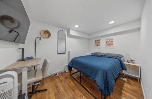 Midtown West House | Double Room with shared bathroom in Times Square