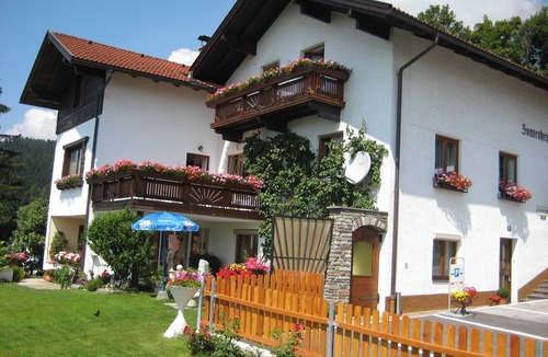 Thaur Apartment | Double room with shower and toilet 2 - Gästehaus Sonnenheim