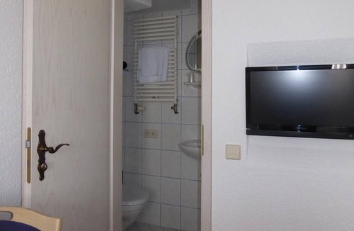 Schlat Apartment | Double room with shower/toilet