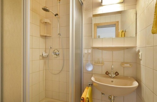 Soell House | Double room with shower, WC - Bauernhof Strasserhof