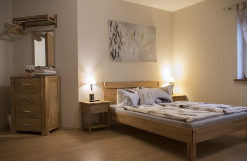 Ravensburg Apartment | Double room with TV and WLAN