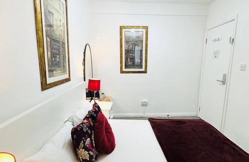 Old Street House | Double Shared Bathroom 1 Min to Old Street Station