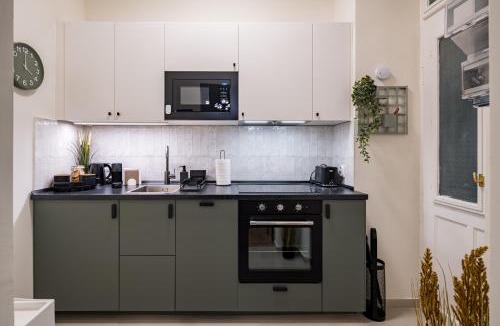Nepszinhaz negyed Apartment | Double Shot