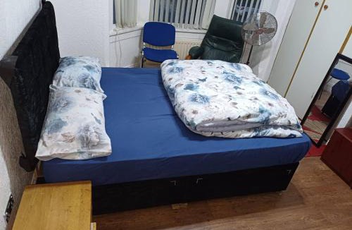 Holbrooks House | Double Spacious Room near CBS Arena in CV6 4DF Two Guests