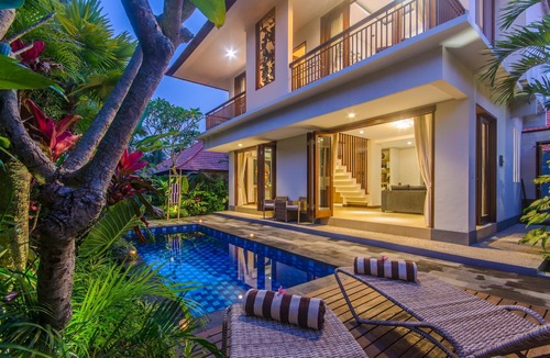 Petulu Villa | Double Story Villa with Kitchen ★ Private Pool ★ Fast Wifi ★