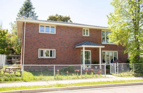 Moncton House | DoubleNest Reatreat