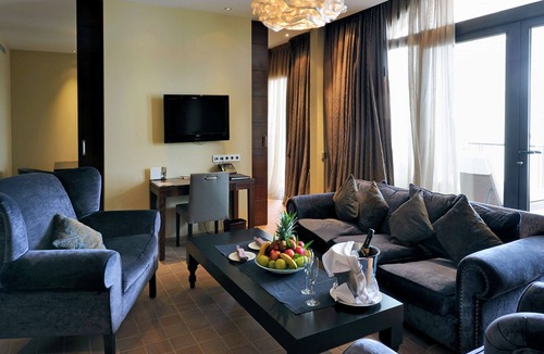 Roldan Resort | DoubleTree by Hilton La Torre Golf & Spa Resort