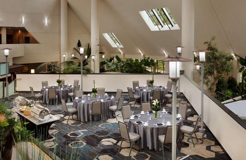 St. Louis Park Hotel | DoubleTree by Hilton Minneapolis Park Place