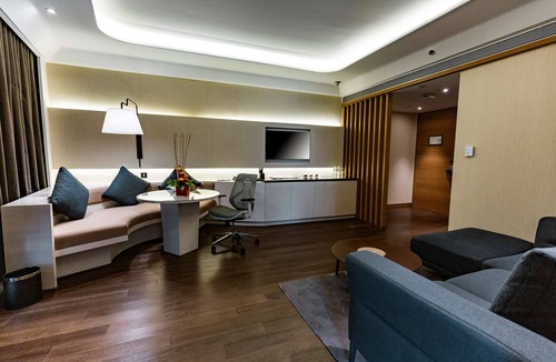 Ahmedabad Hotel | DoubleTree by Hilton Ahmedabad