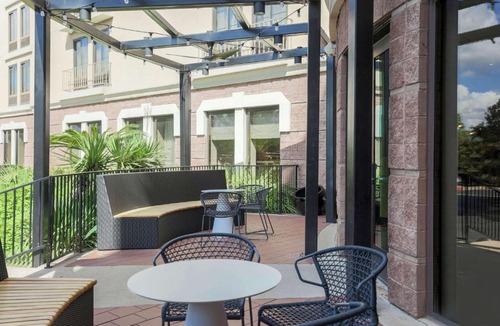 Swede Hill Hotel | DoubleTree by Hilton Austin-University Area