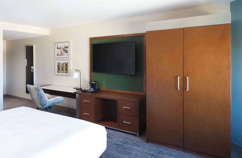 Battle Creek Hotel | DoubleTree by Hilton Battle Creek