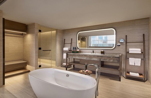 Ploenchit Hotel | DoubleTree by Hilton Bangkok Ploenchit