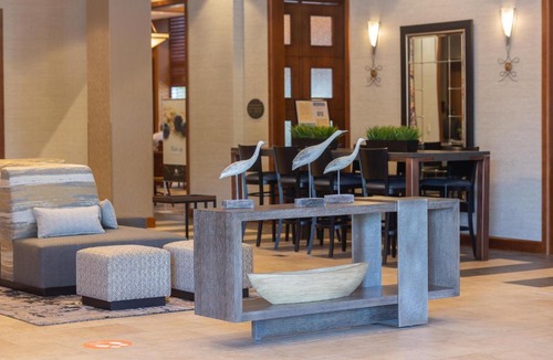 Bay City Hotel | DoubleTree by Hilton Bay City - Riverfront