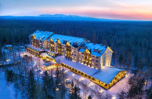 Changbai Mountain North Slope Hotel | DoubleTree by Hilton Changbaishan Hot Spring