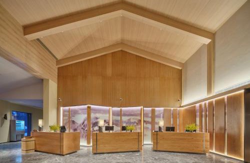 Changbai Mountain North Slope Hotel | DoubleTree by Hilton Changbaishan Hot Spring