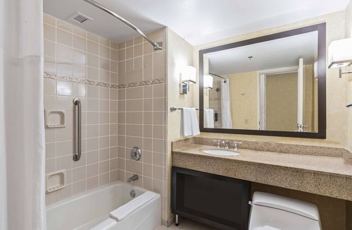 Third Ward Hotel | DoubleTree by Hilton Charlotte Uptown