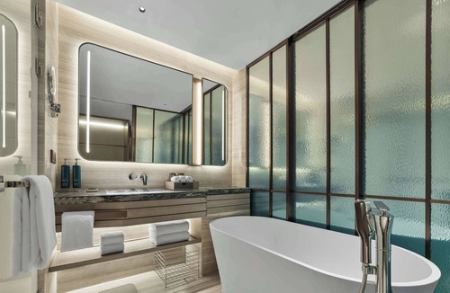 Shuangliu District Hotel | Doubletree By Hilton Chengdu Xinglong Lake