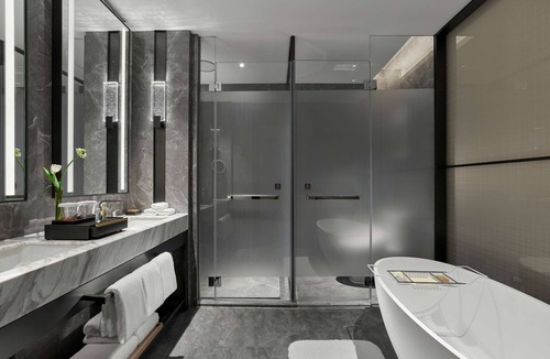 Chenghua Hotel | DoubleTree by Hilton Chengdu Riverside - Close to Panda Base and Chengdu East Railway