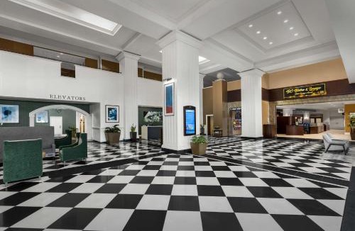 Rosemont Hotel | DoubleTree by Hilton Chicago O'Hare Airport-Rosemont