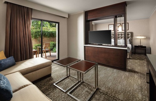 Claremont Hotel | DoubleTree by Hilton Claremont