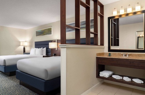 Seven Oaks Hotel | Doubletree by Hilton Columbia, SC