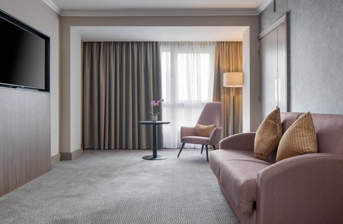 Stone Hotel | DoubleTree by Hilton Dartford Bridge