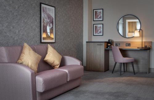 Stone Hotel | DoubleTree by Hilton Dartford Bridge