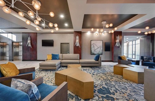Dupont Hotel | DoubleTree by Hilton Denver International Airport, CO