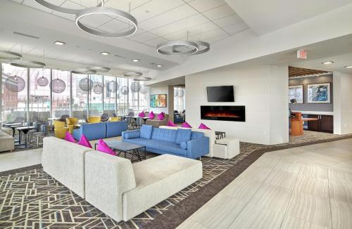 North Central Edmonton Hotel | DoubleTree by Hilton Edmonton Downtown