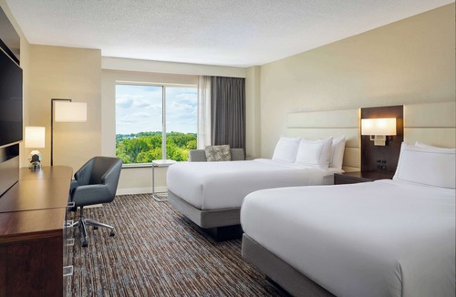 Greensboro Hotel | DoubleTree by Hilton Greensboro