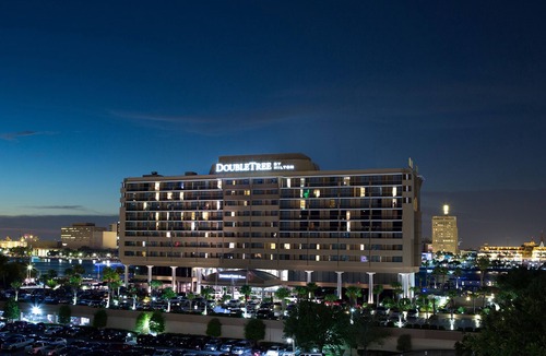 Downtown Jacksonville Hotel | DoubleTree by Hilton Hotel Jacksonville Riverfront