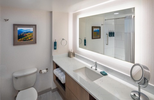 Johnson City Hotel | DoubleTree by Hilton Hotel Johnson City
