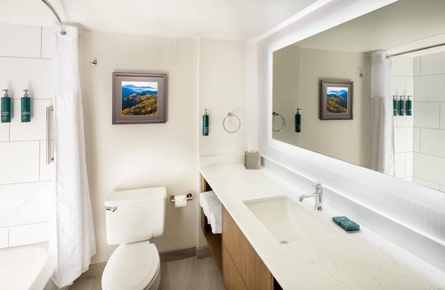 Johnson City Hotel | DoubleTree by Hilton Hotel Johnson City