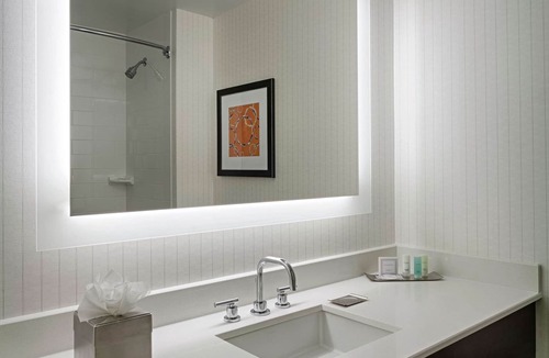Bristol Hotel | DoubleTree by Hilton Hotel Bristol, Connecticut