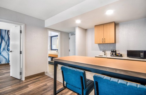 Amherst Hotel | DoubleTree by Hilton Hotel Buffalo - Amherst