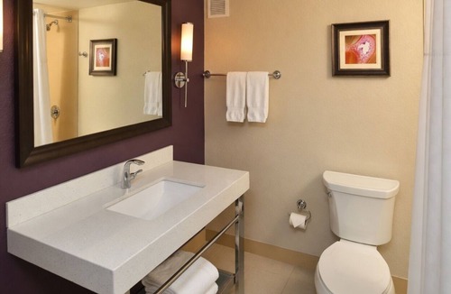 Orlando Hotel | DoubleTree by Hilton Hotel Orlando East - UCF Area