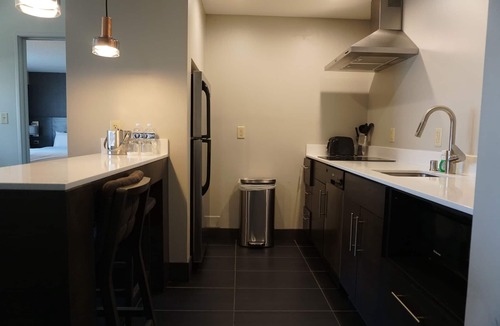 Racine Hotel | Doubletree by Hilton Hotel Racine Harbourwalk